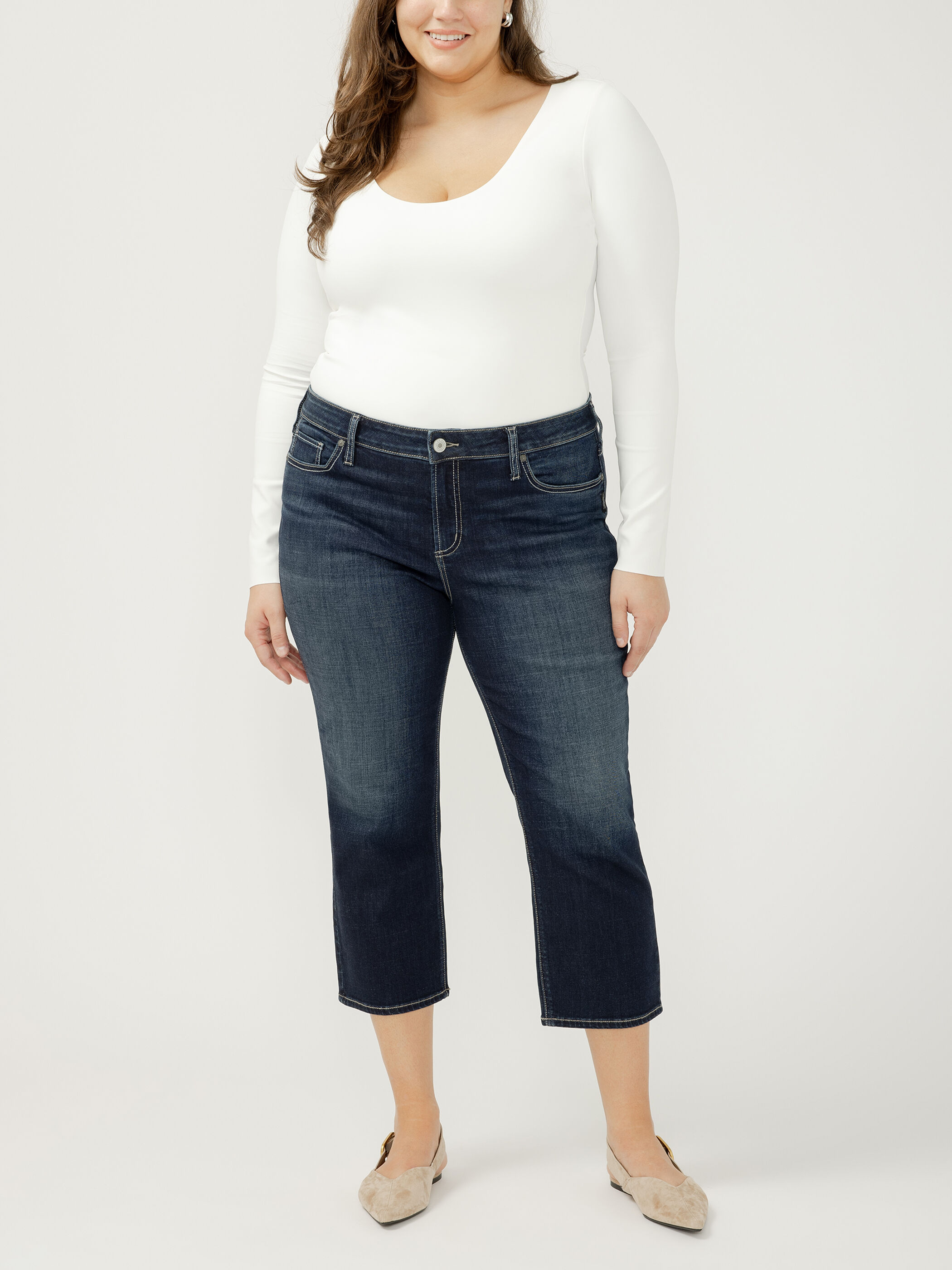 Women's Elyse Mid Rise Luxe Stretch Capri Plus Size (Bay St. Louis) Size 20W by Silver Jeans