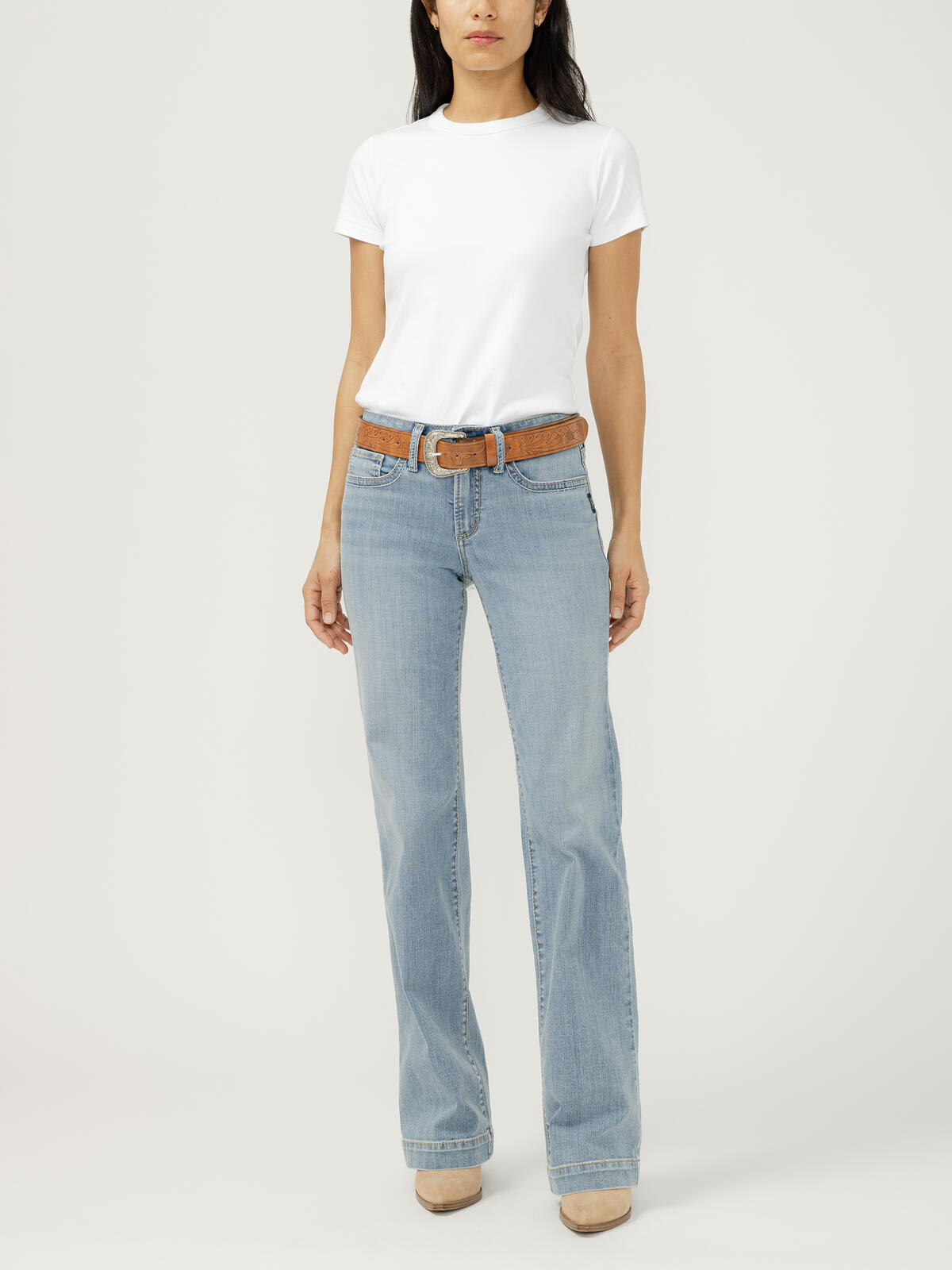 Suki Mid Rise Trouser Leg Frontier Strong Jeans image number 0