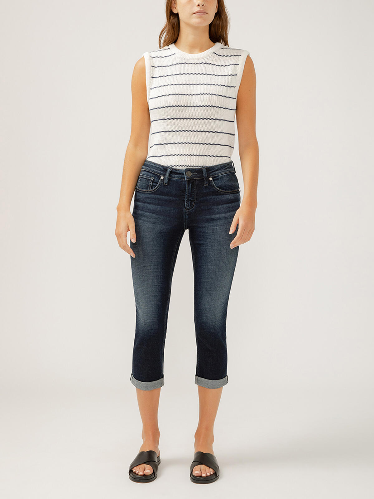 Elyse Mid Rise Luxe Stretch Capri image number 0