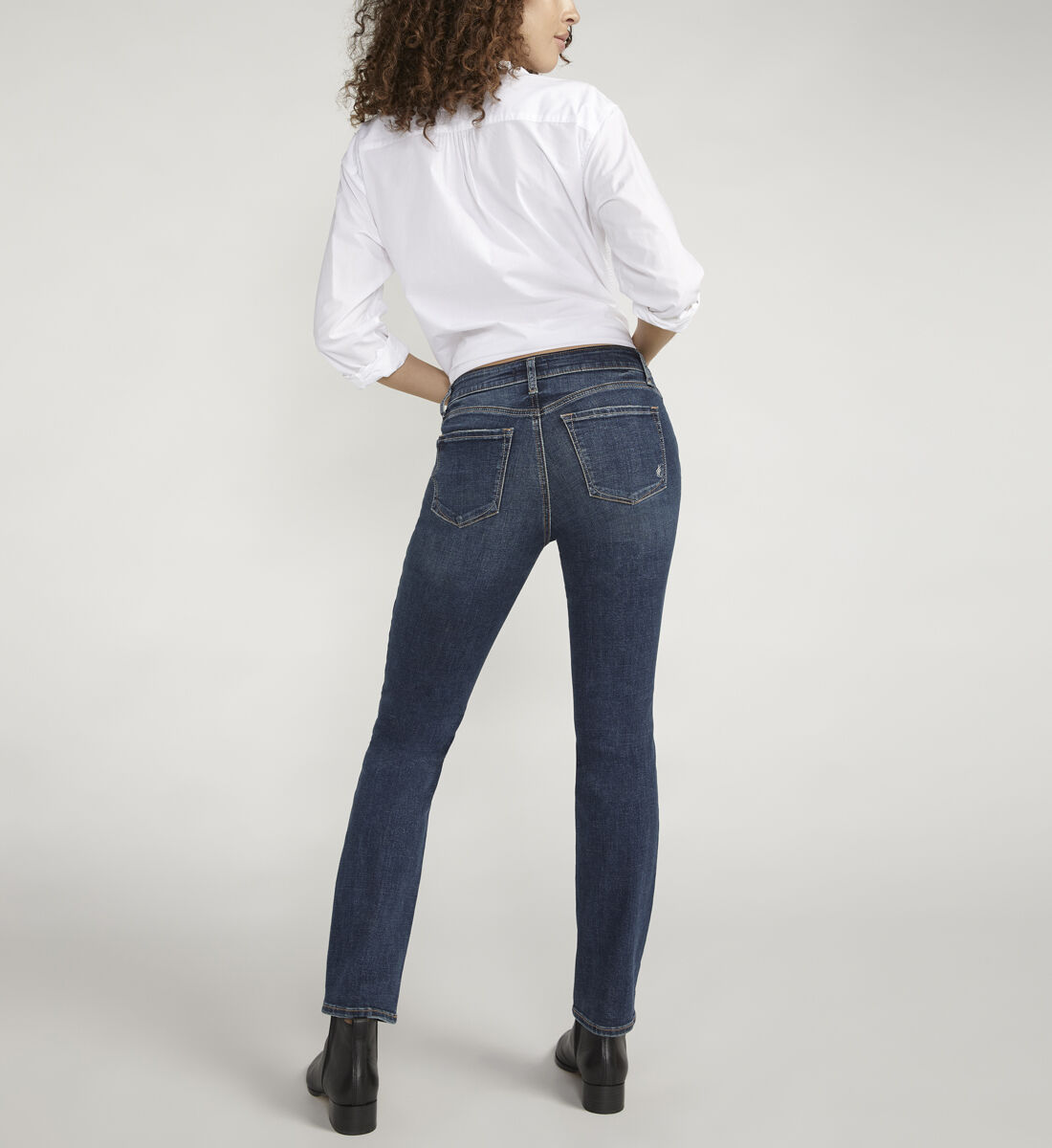 Silver Women s Elyse Mid Rise Comfort Fit Straight jeans