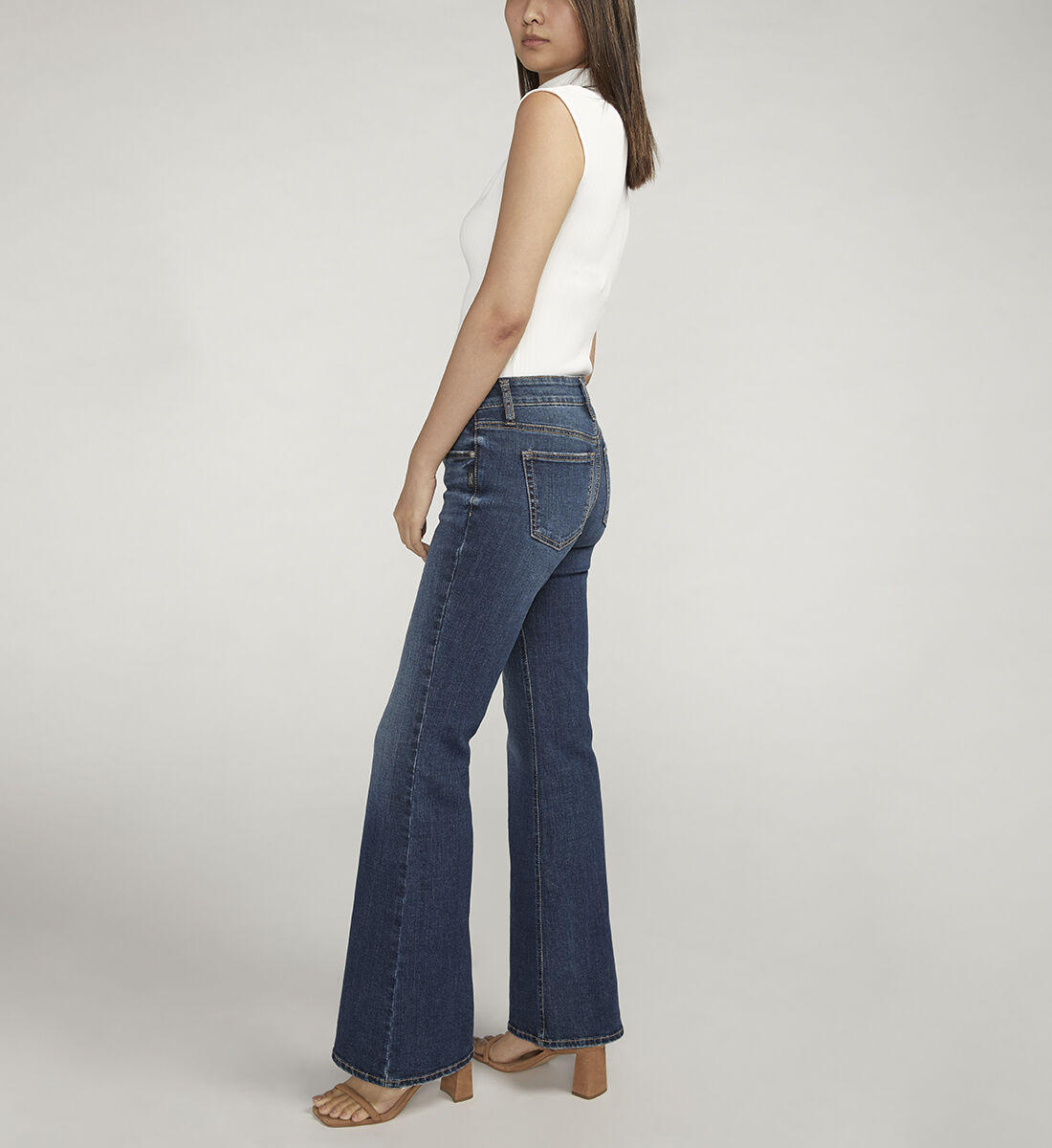 Flare leg jean 2025