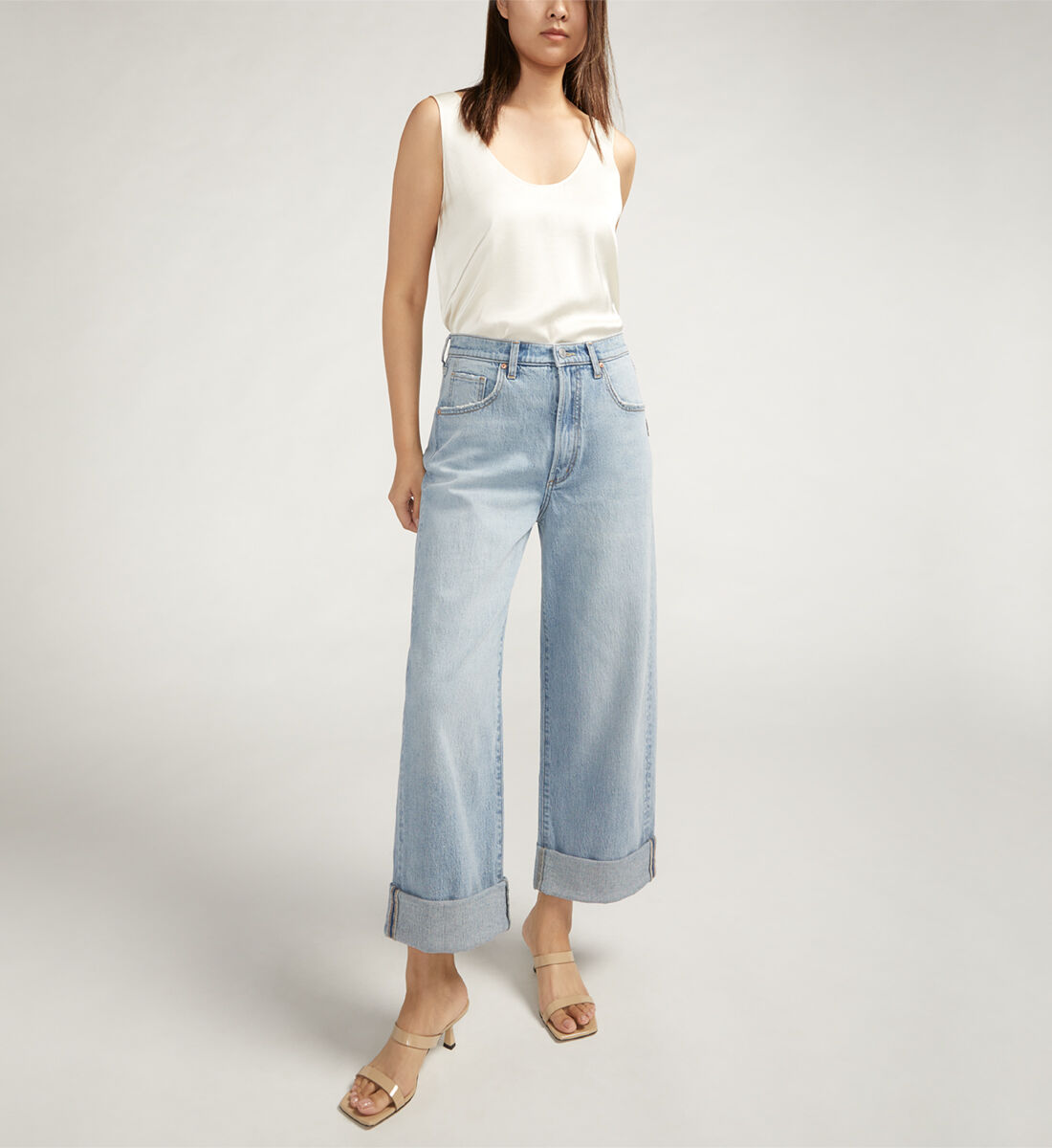 Silver boyfriend capris top