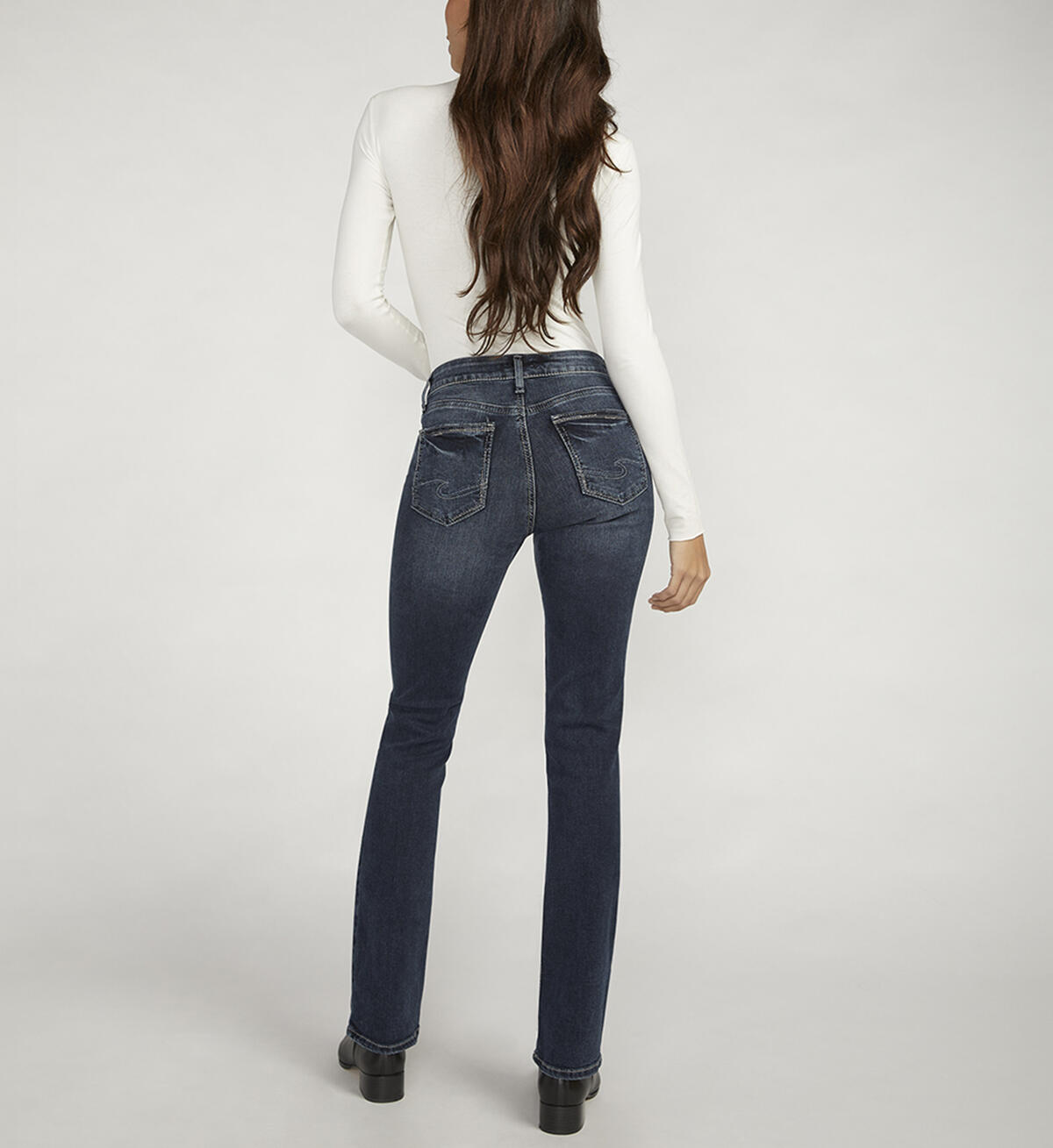 Buy Suki Mid Rise Slim Bootcut Jeans for CAD 104.00 | Silver Jeans CA New