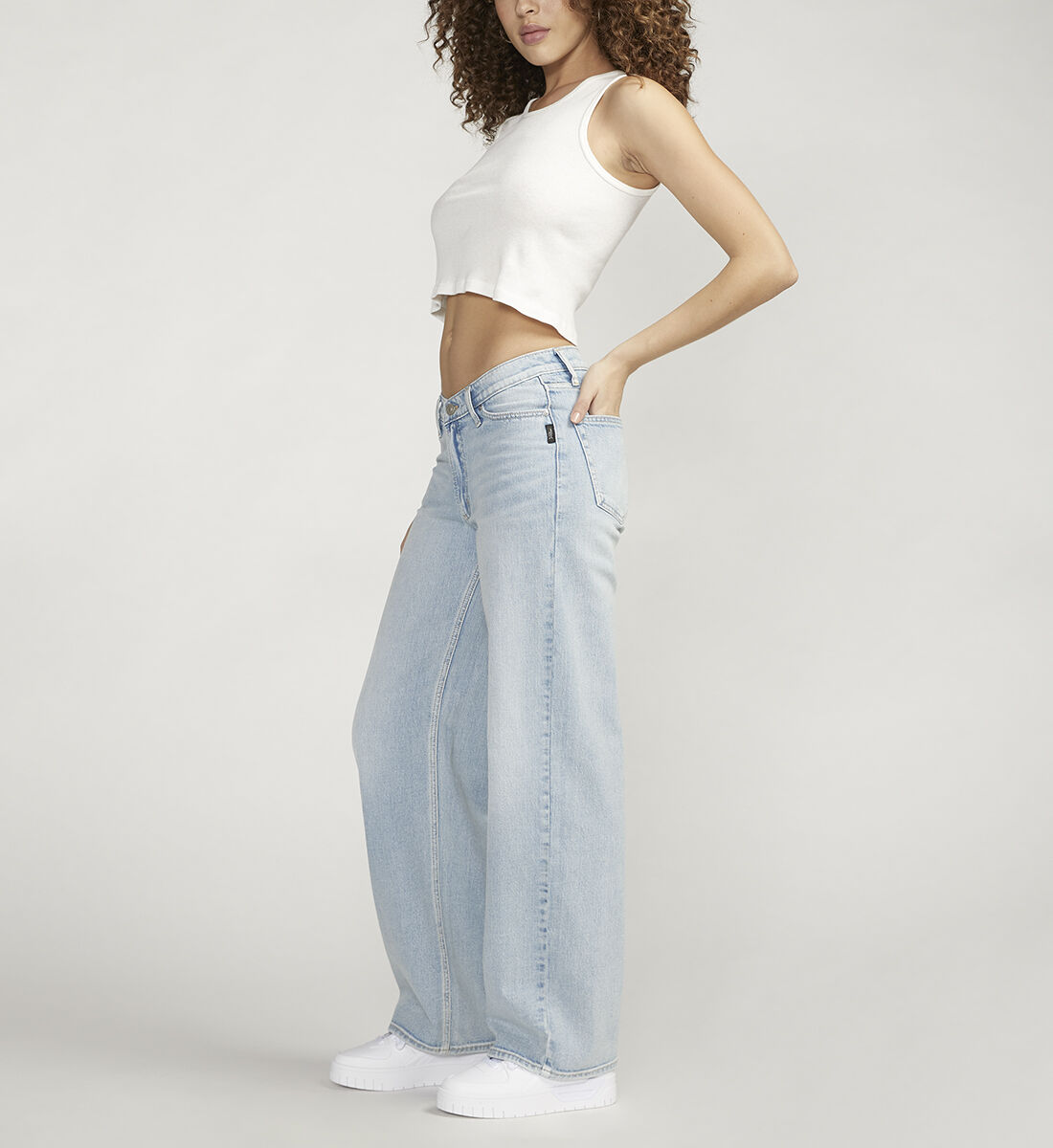 Wide leg mid rise jeans discount