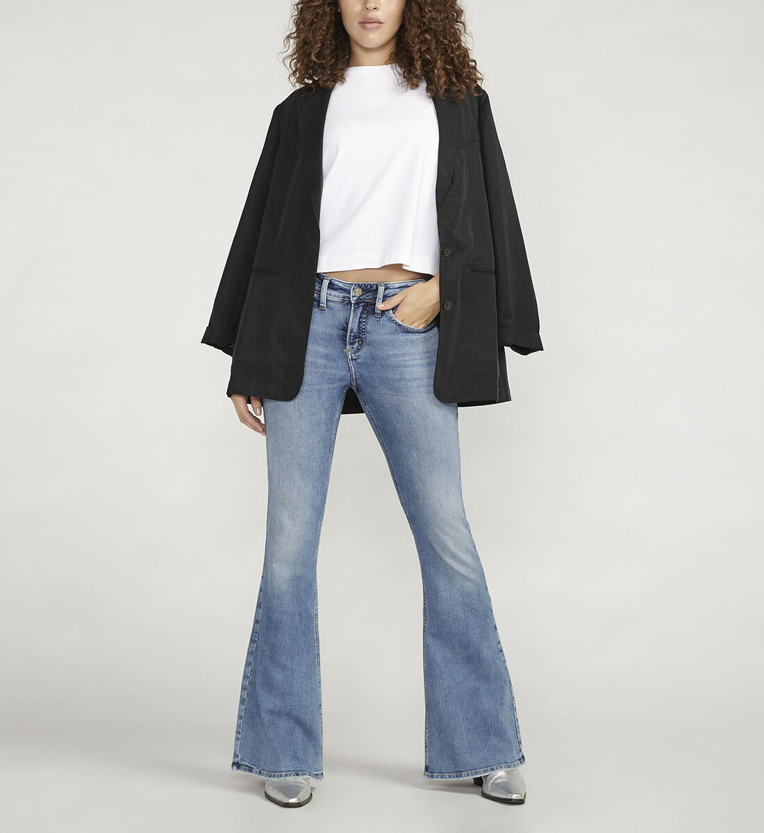 Buy Suki Mid Rise Flare Leg Jeans for CAD 108.00 Silver Jeans CA New