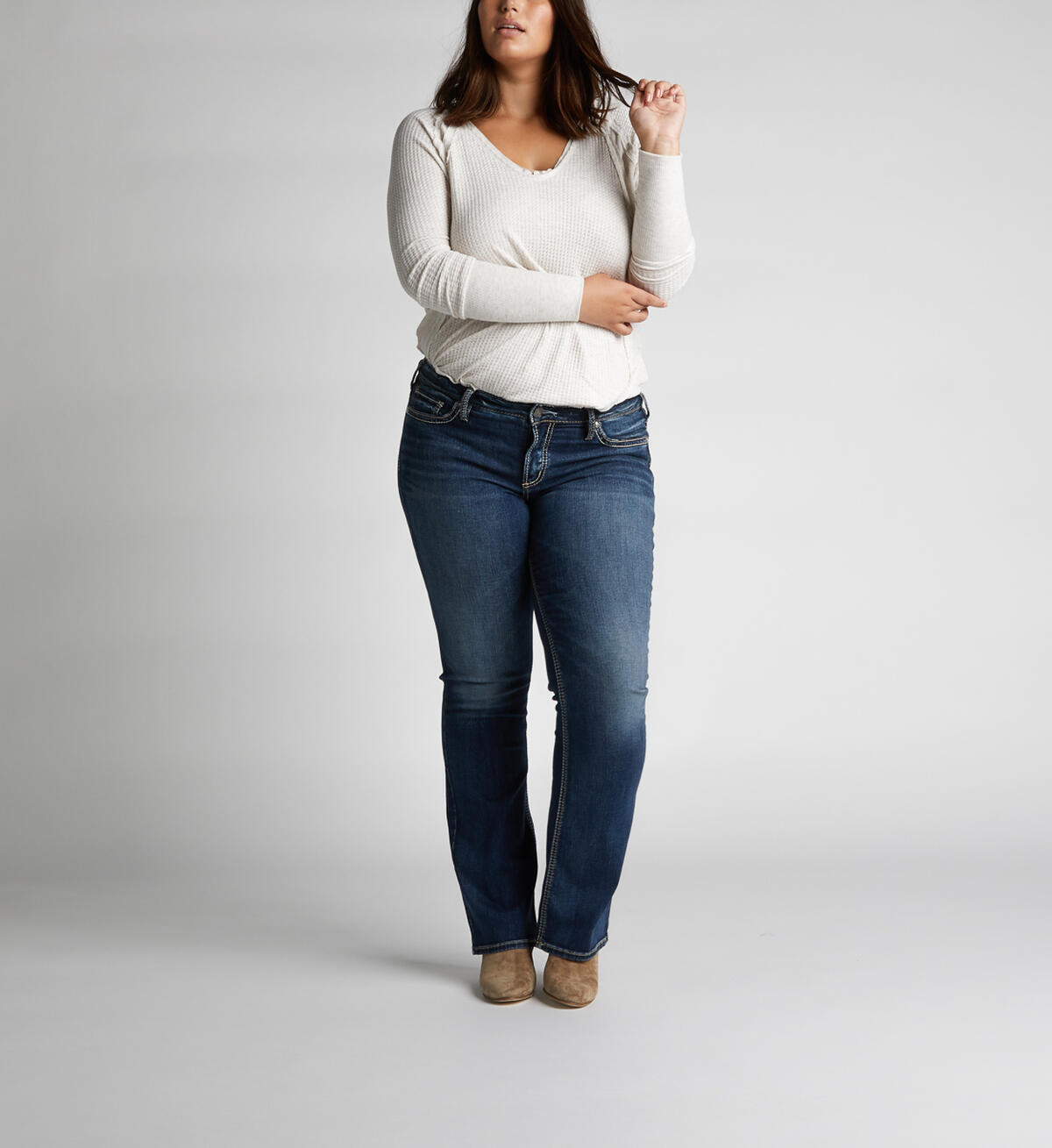 Suki Mid-Rise Curvy Slim Bootcut Jeans, , hi-res image number 3