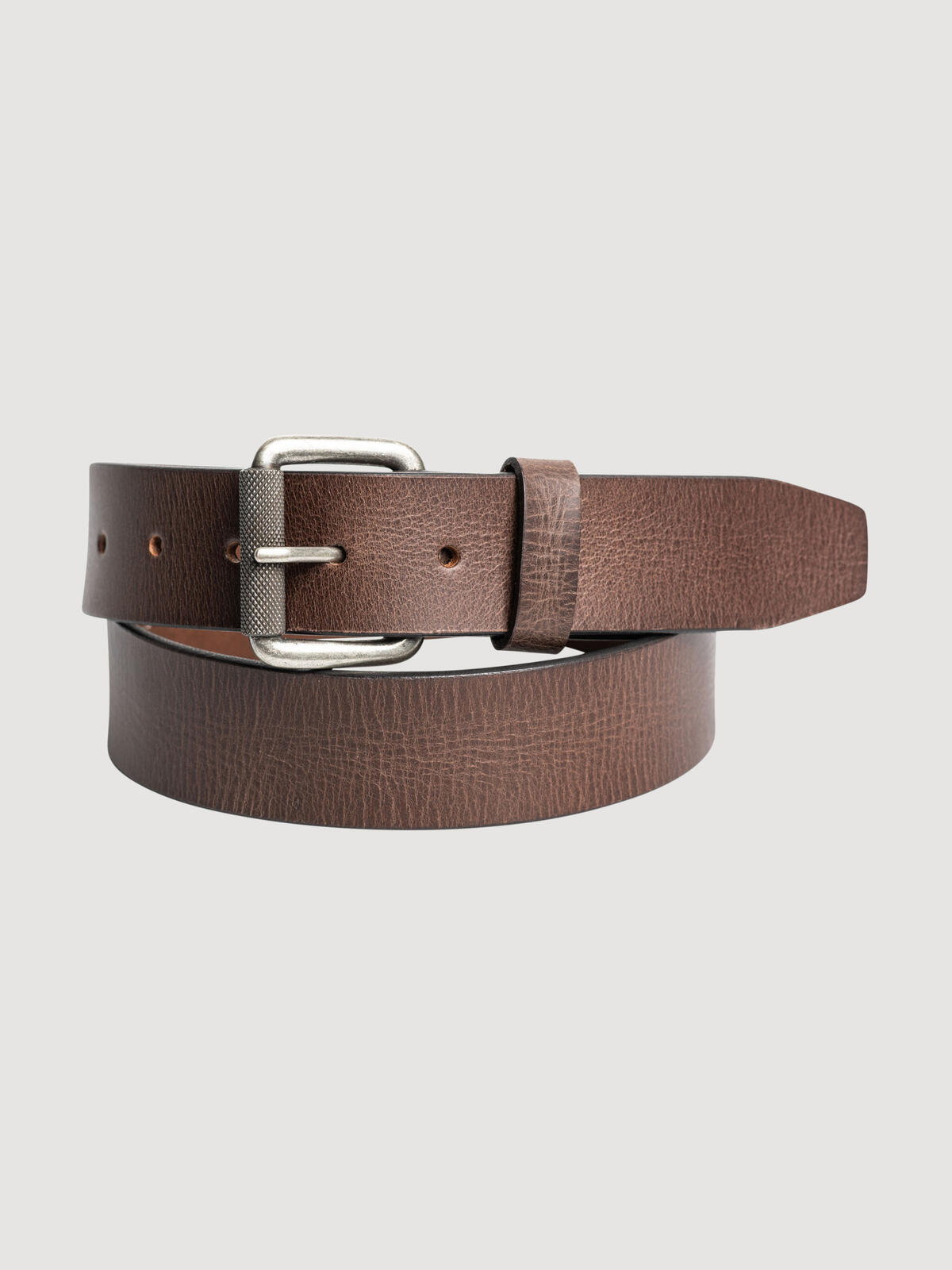 Silver Jeans Men's Genuiine Leather belt with Rivet detail image number 0}