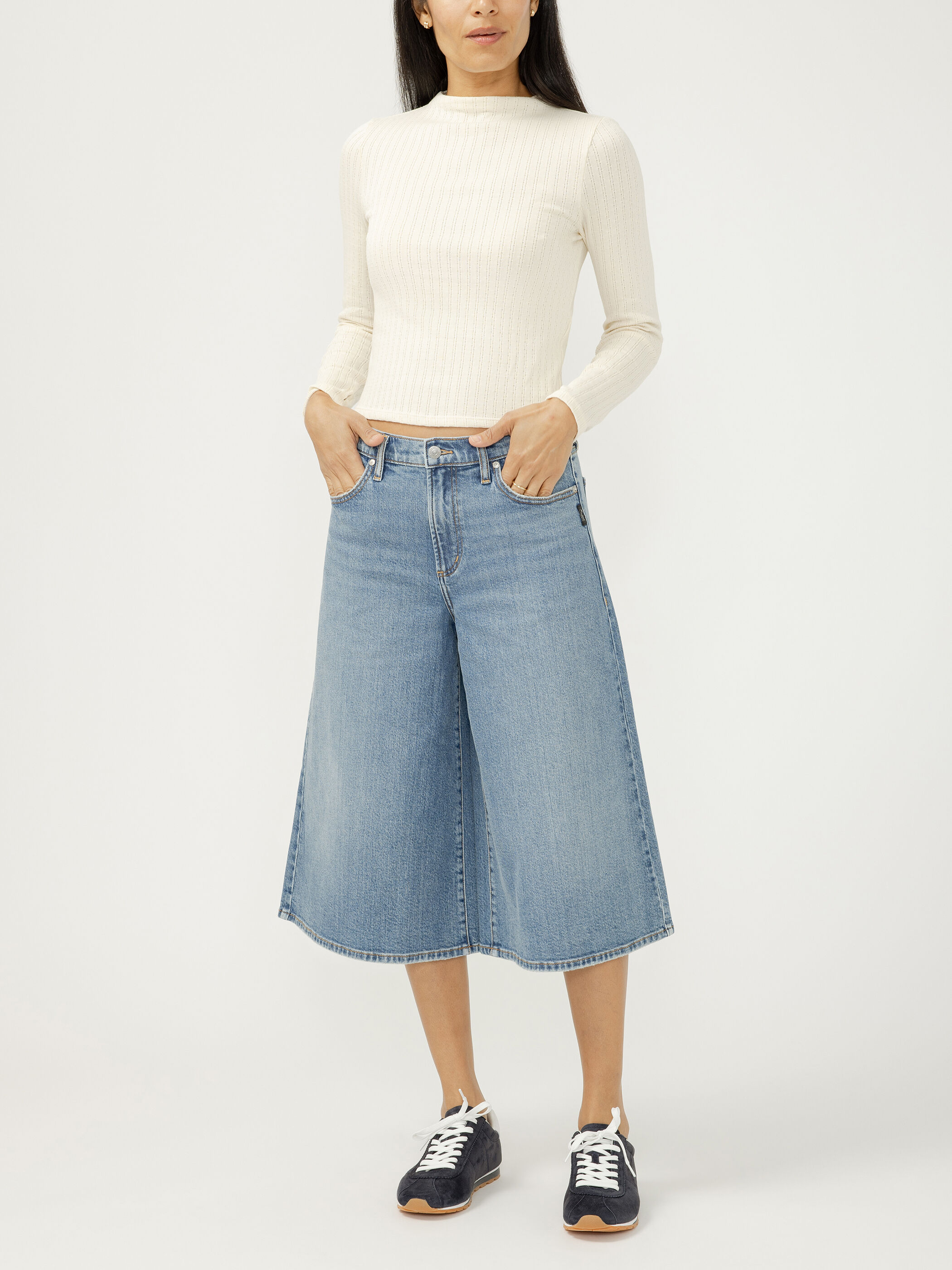Women's High Rise Culotte Jeans (Newport) Size 24 by Silver Jeans