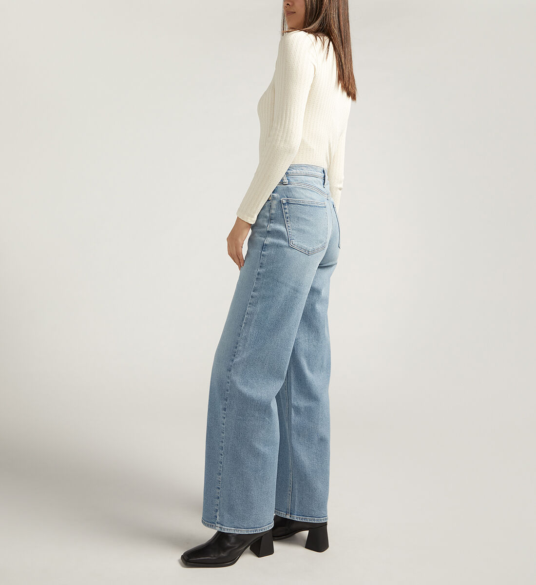 Buy V-Front High Rise Wide Leg Jeans for CAD 108.00 | Silver Jeans CA New