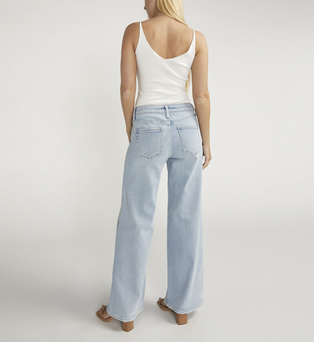 Buy Suki Mid Rise Wide Leg Jeans for CAD 79.00 | Silver