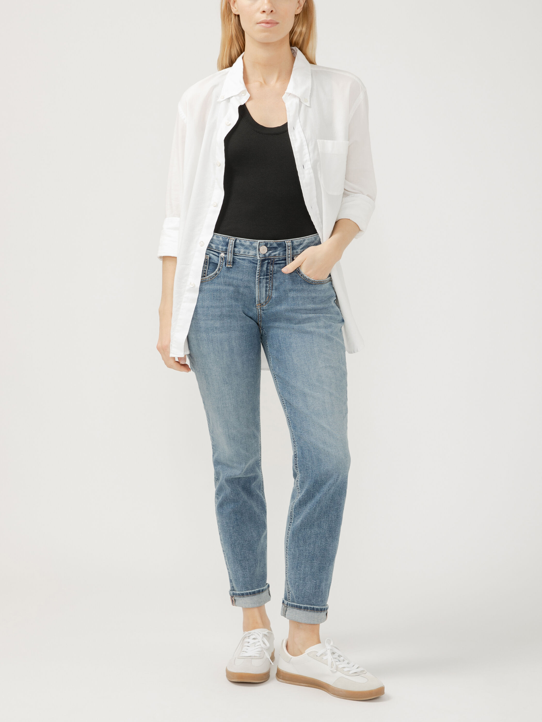 Women's Boyfriend Mid Rise Slim Leg Jeans (Hart) Size 29 by Silver Jeans