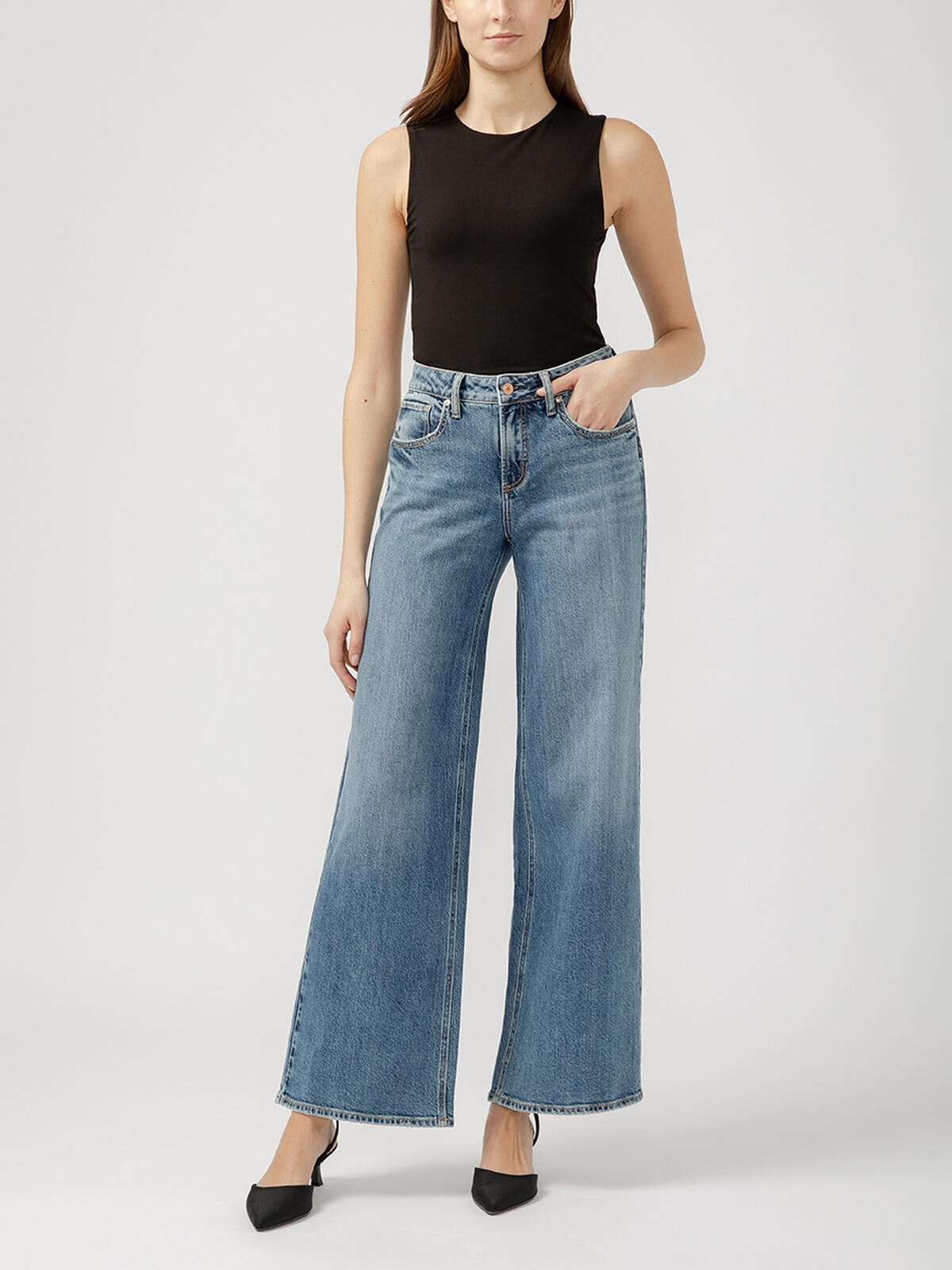 Suki Mid Rise Wide Leg Jeans image number 0