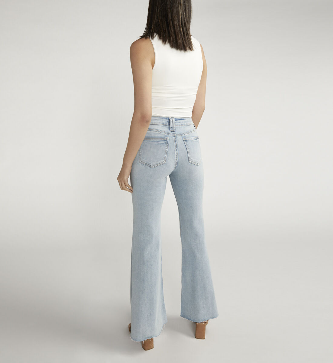 Buy Suki Mid Rise Flare Jeans for CAD 114.00 | Silver Jeans CA New