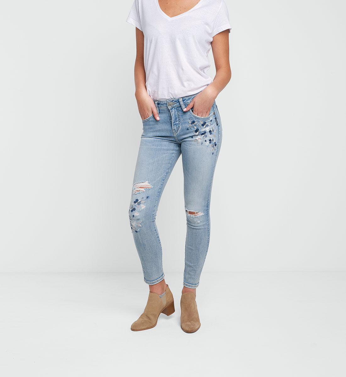 Buy Izzy Embroidered Ankle Skinny Light Wash for CAD 118.00