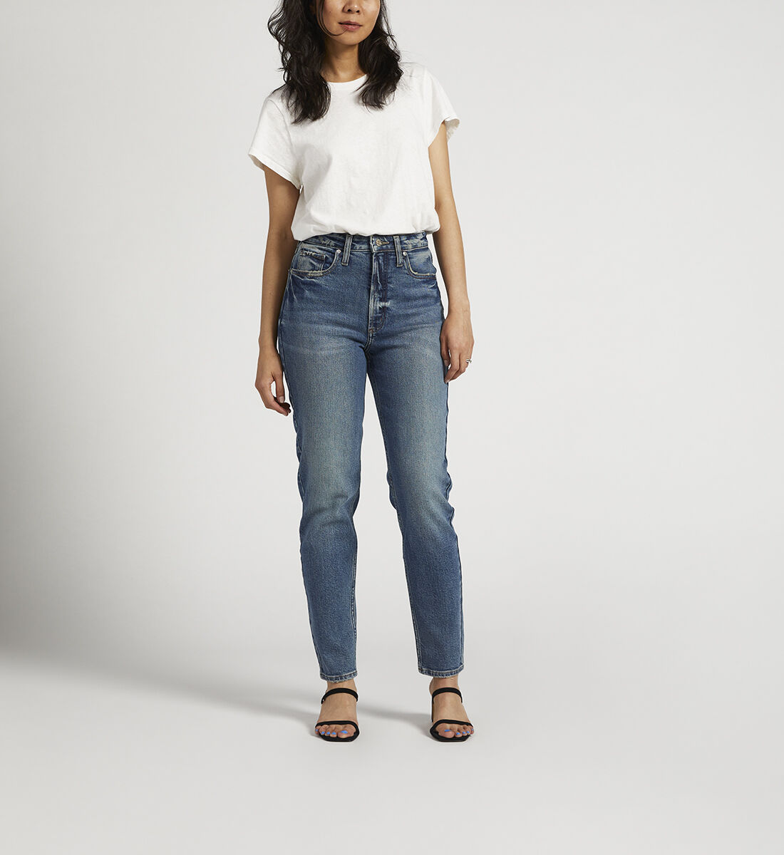 Mom jeans hotsell on skinny legs