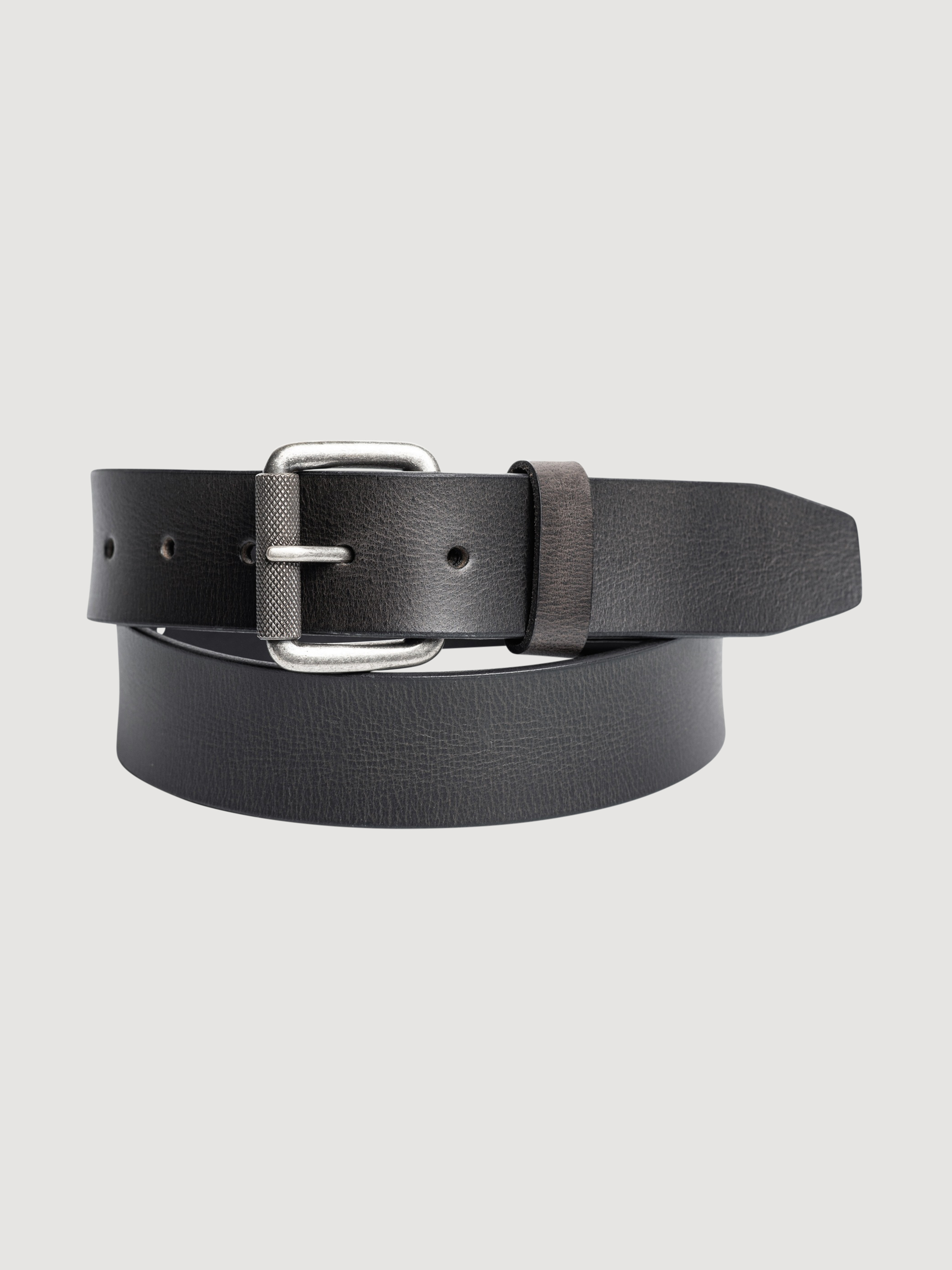 Silver Jeans Men's Genuiine Leather belt with Rivet detail